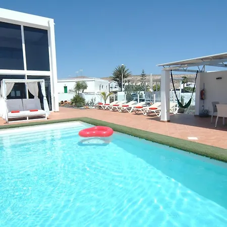Stylish 4 Bedrooms Private Pool Beautiful Views *