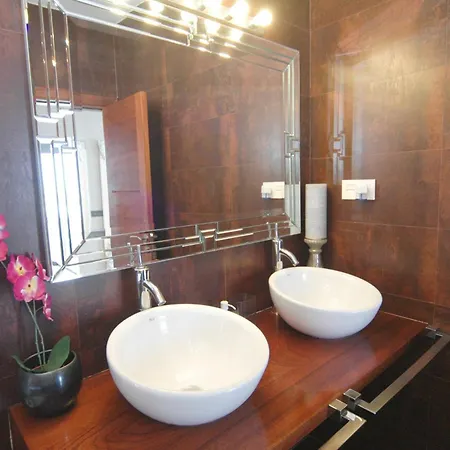 Stylish 4 Bedrooms Private Pool Beautiful Views