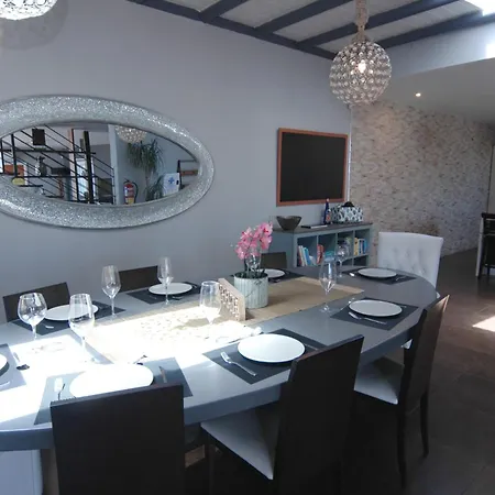 Stylish 4 Bedrooms Private Pool Beautiful Views * تياس