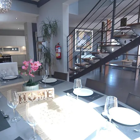 Stylish 4 Bedrooms Private Pool Beautiful Views 빌라 티아즈