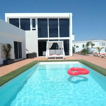 Stylish 4 Bedrooms Private Pool Beautiful Views 빌라 *